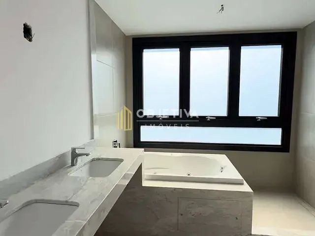 Apartamento 3 quartos e 4 banheiros, à venda, no bairro Petrópolis em Porto Alegre