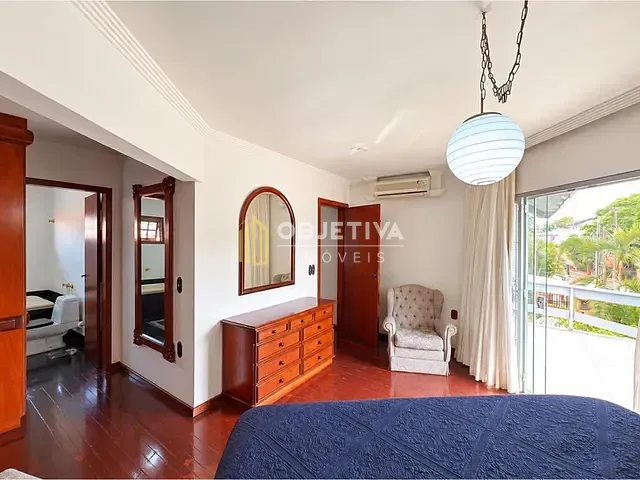 Casa 4 quartos e 4 banheiros, à venda, no bairro Ipanema em Porto Alegre