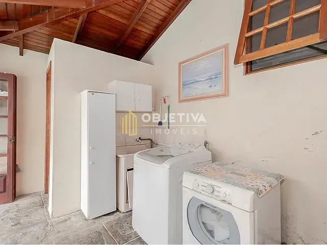 Casa 4 quartos e 3 banheiros, à venda, no bairro Passo da Areia em Porto Alegre