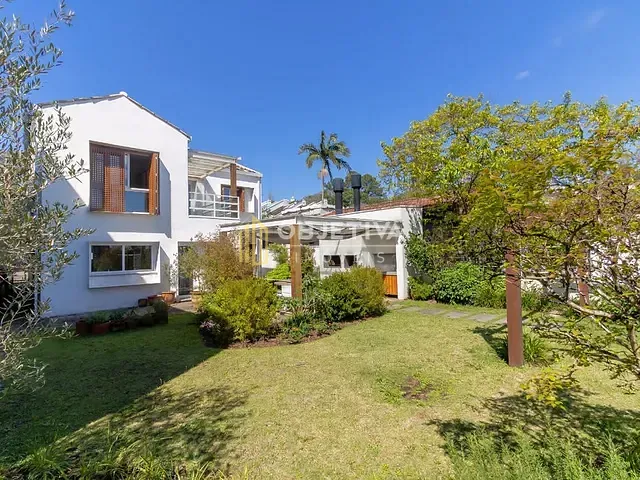 Casa 4 quartos e 5 banheiros, à venda, no bairro Três Figueiras em Porto Alegre