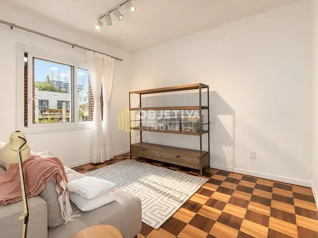 Casa 4 quartos e 5 banheiros, à venda, no bairro Três Figueiras em Porto Alegre