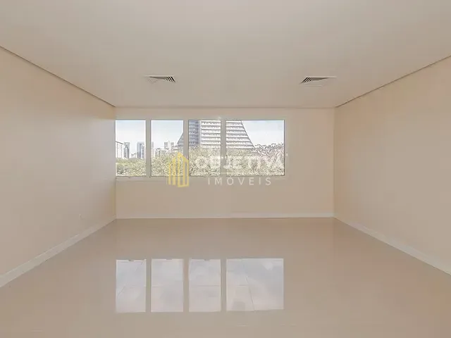 Sala à venda, no bairro Centro Histórico em Porto Alegre
