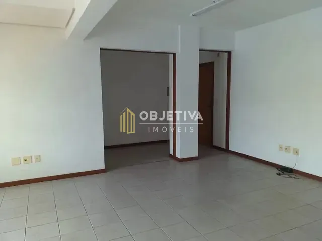 Sala à venda, no bairro Passo da Areia em Porto Alegre