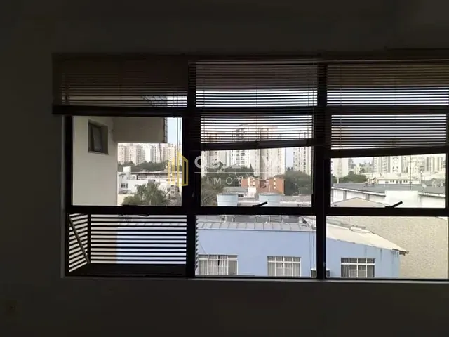 Sala à venda, no bairro Passo da Areia em Porto Alegre