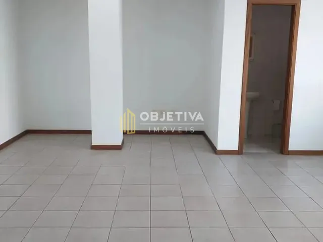 Sala à venda, no bairro Passo da Areia em Porto Alegre