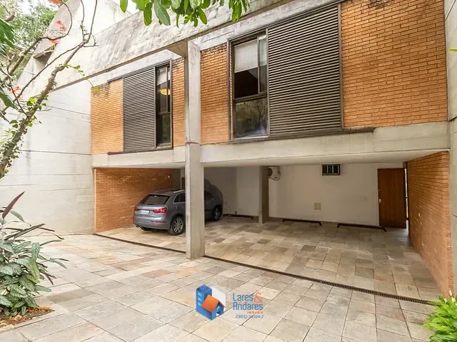Casa 4 quartos e 8 banheiros, à venda, no bairro Pacaembu em São Paulo