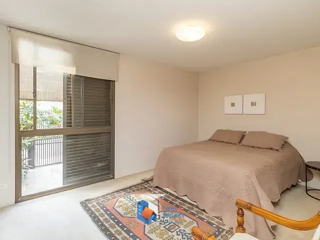 Casa 4 quartos e 8 banheiros, à venda, no bairro Pacaembu em São Paulo