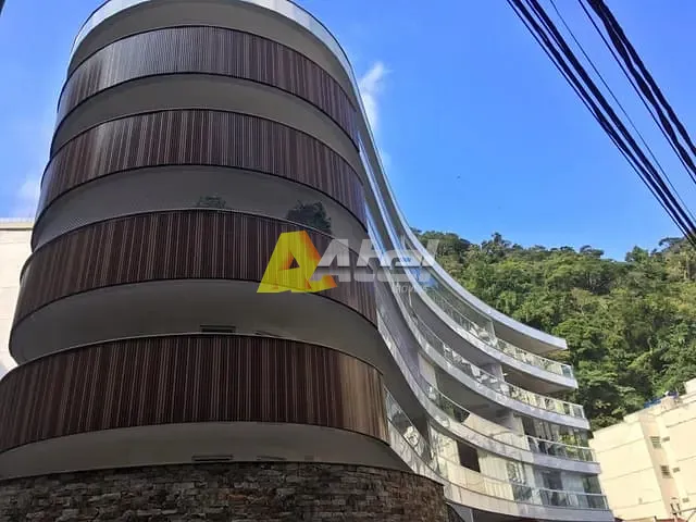 Apartamento 2 quartos e 3 banheiros, à venda, no bairro Lagoa em Rio de Janeiro