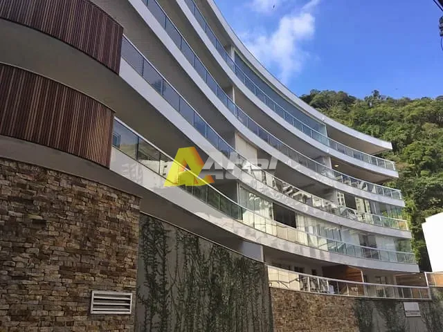 Apartamento 2 quartos e 3 banheiros, à venda, no bairro Lagoa em Rio de Janeiro