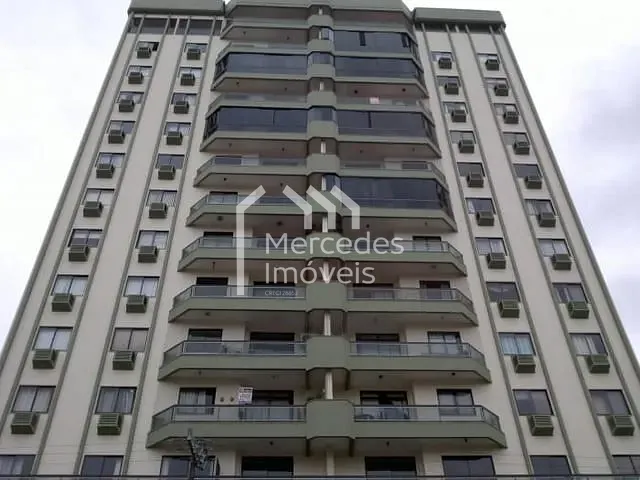 Apartamento 2 quartos e 2 banheiros, à venda, no bairro Centro em Itajaí