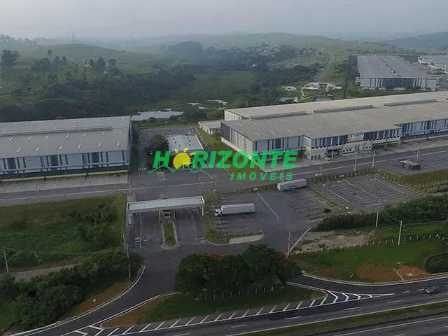 Galpão / Barracão com 323901m², para alugar, no bairro Vila Galvão em Caçapava